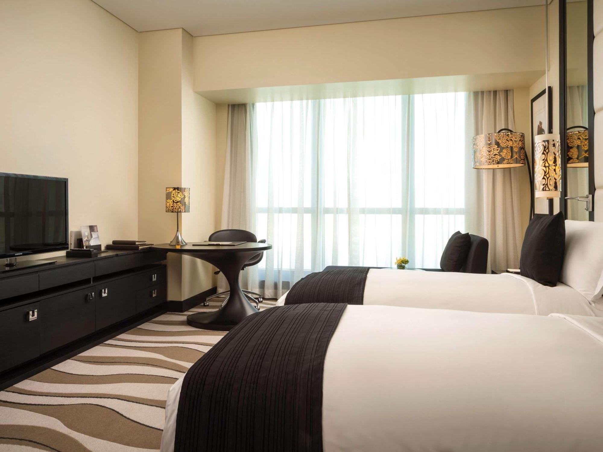 Sofitel Corniche Hotel 5*