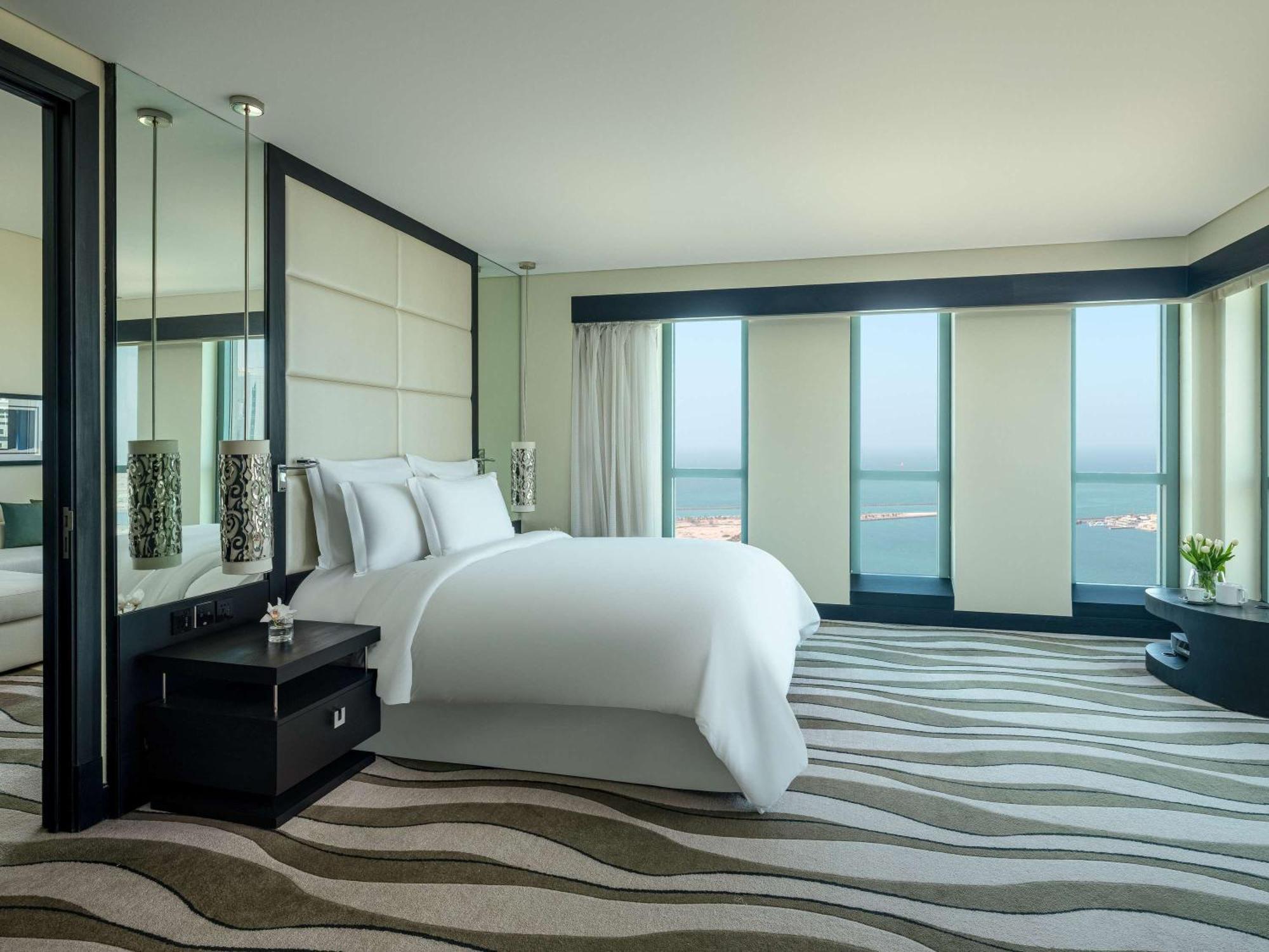 Sofitel Corniche 5*