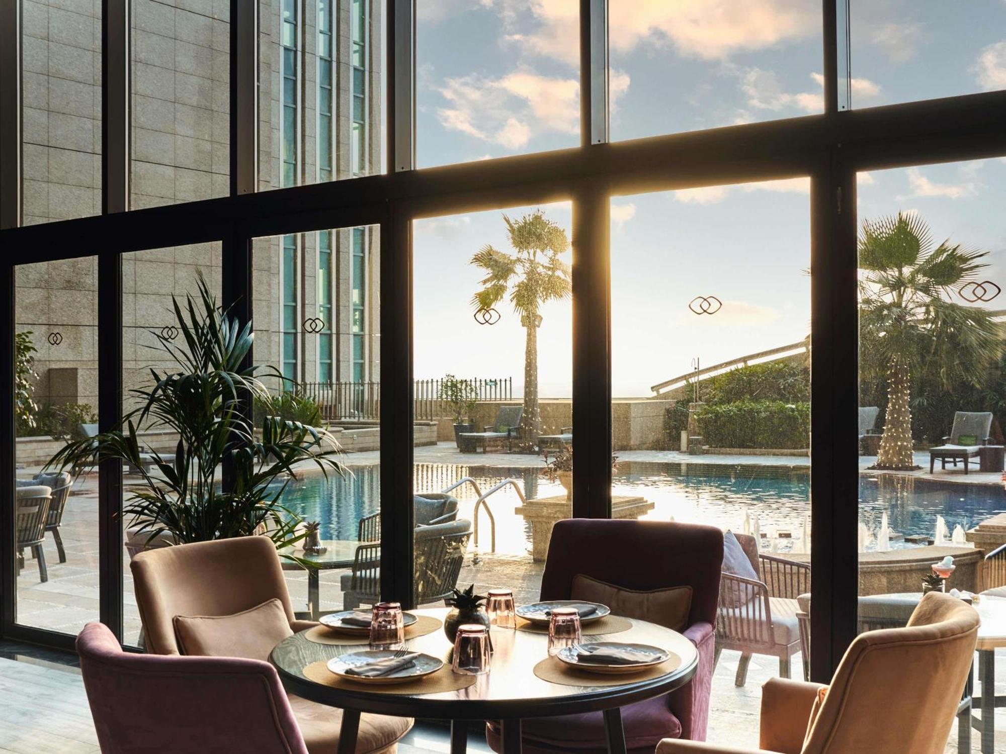 Sofitel Corniche Hotel