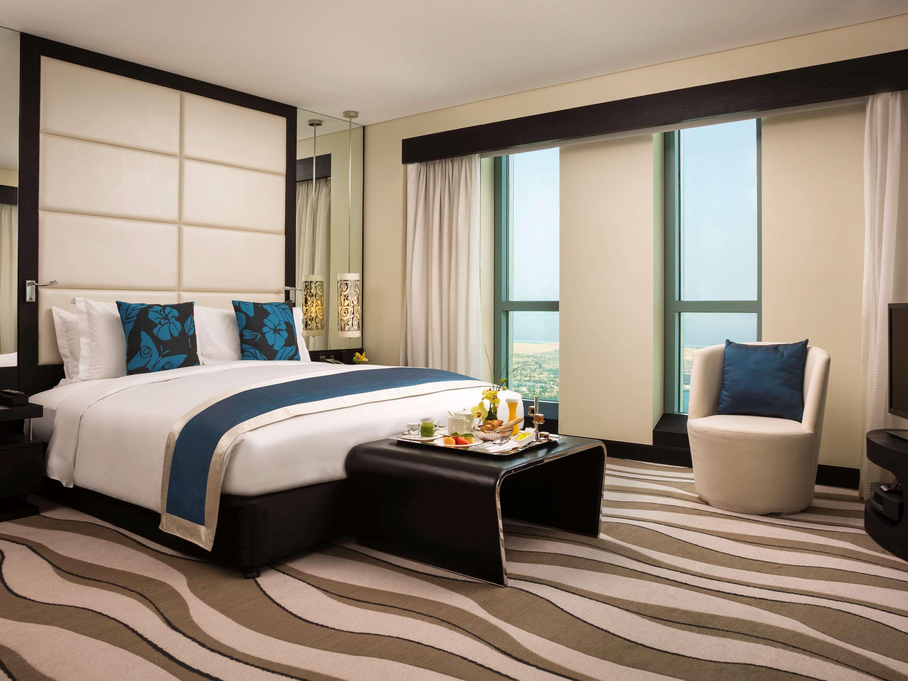 Sofitel Corniche 5*
