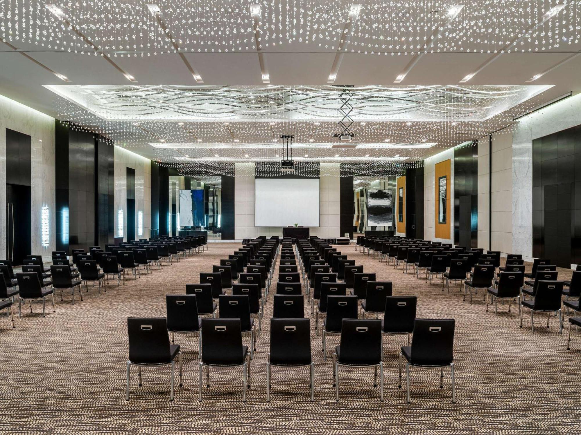 Hotel Sofitel Corniche 5*